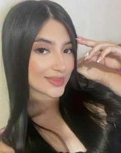 24 Year Old Medellin, Colombia Woman