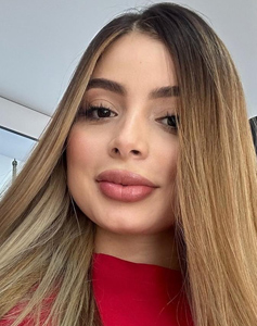 27 Year Old Medellin, Colombia Woman